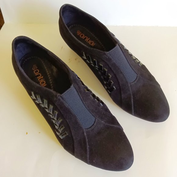 Anita. Fine Suede Shoes - 7 M - Picture 1 of 3